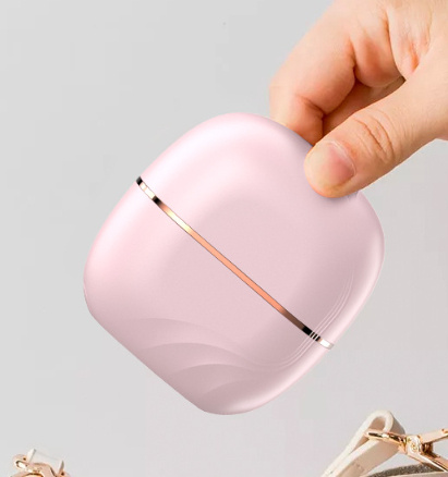 Mini peigne lissant sans fil à recharge — peigne multifonction pour le soin et le coiffage des cheveux, lisse sans abîmer, idéal pour un style soigné partout et à tout moment. – Image 6