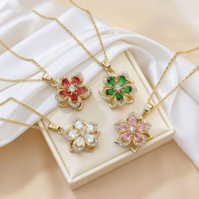 Collier Fleur en Strass Rotatif Unique pour Femme - Bijou Pendentif à la Mode